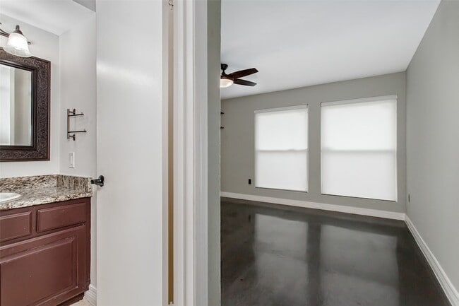 Photo - 13109 Burninglog Ln