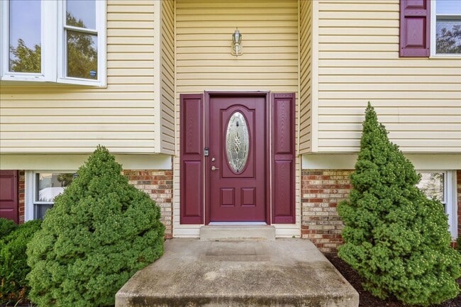 Photo - 5481 Saddler Ln