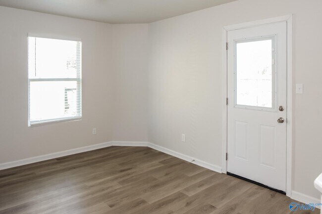 Photo - 129 Elmhurst Dr