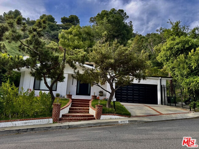 Building Photo - 9781 Blantyre Dr Rental