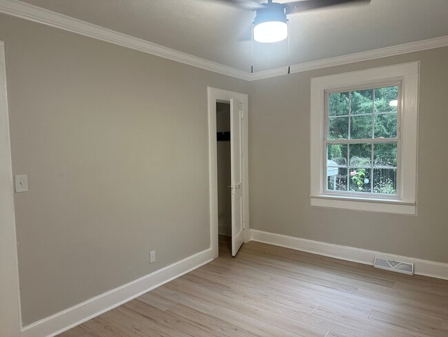 Photo - 10 W Wilburn Ave