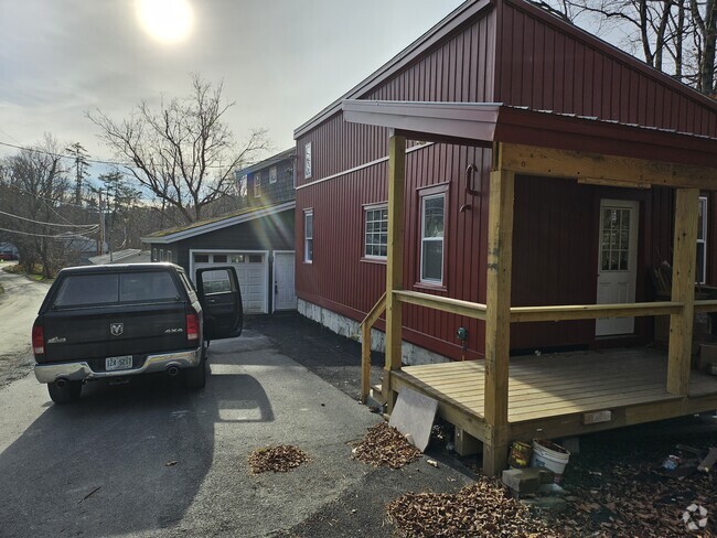 Building Photo - 18 Martinsville Rd Unit Barn- all included Rental