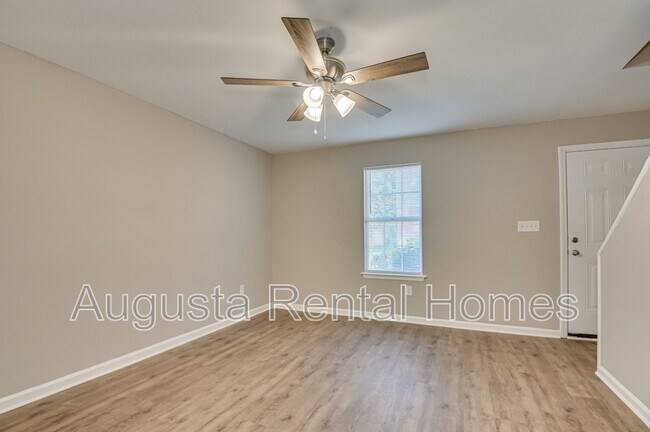 Photo - 148 Chalet N Blvd