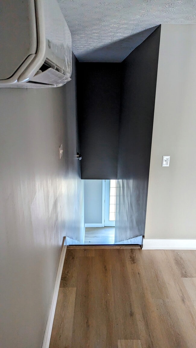 Building Photo - 9303 Stonestreet Rd Unit 100B Rental