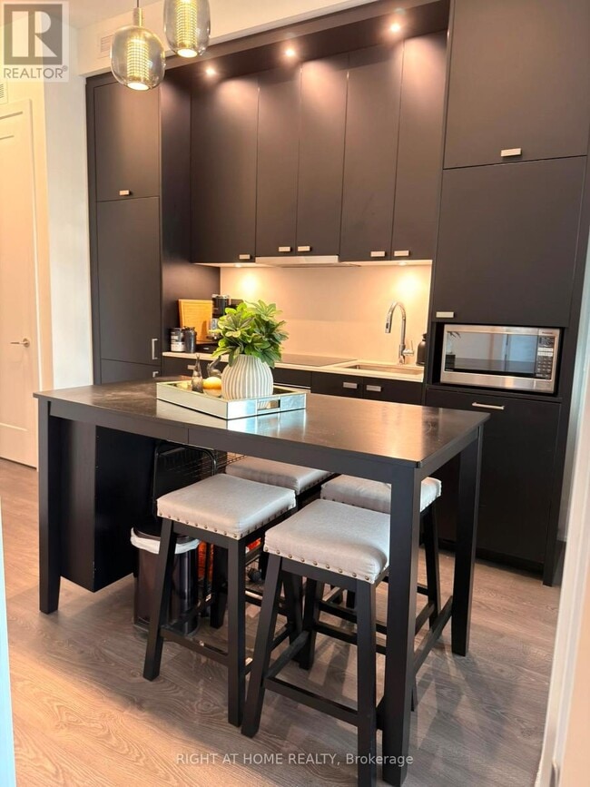 470 Front St W Unit 3609