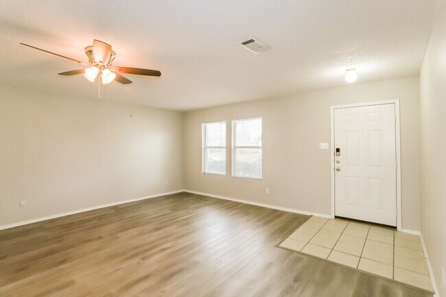 Photo - 541 Magdalen Ave