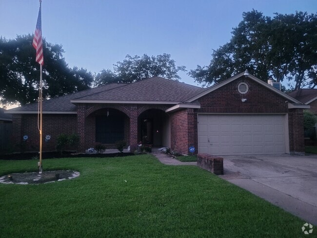 Building Photo - 2220 Castle Dr Rental