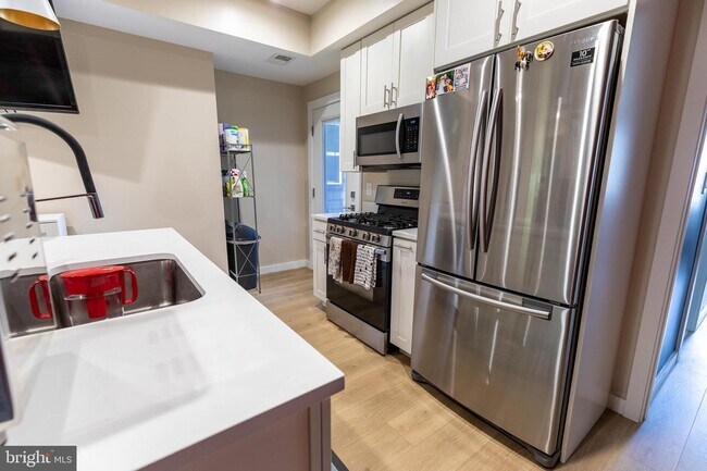 Photo - 839 19th St NE Unit 3