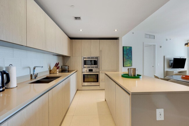 Photo - 3101 E Hallandale Beach Blvd Unit FL18-ID1049812P