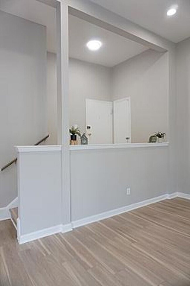 Photo - Beautifully Remodel Top-Level Condo!