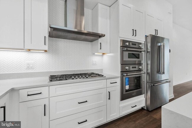 Photo - 3212 Evergreen Walk