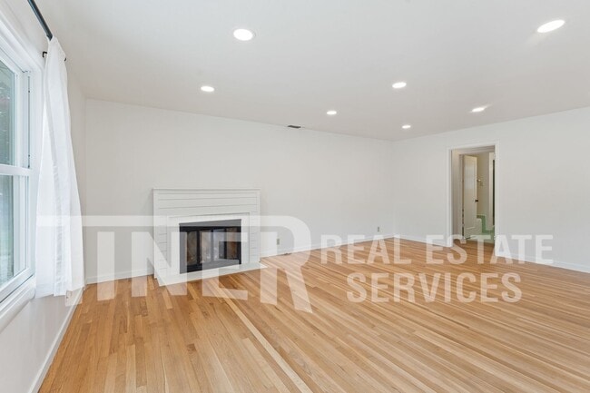 Photo - 3726 58th St