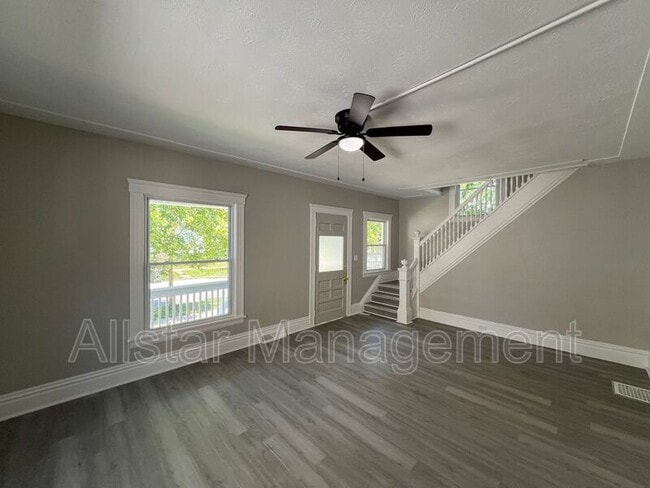 Photo - 915 East Ave