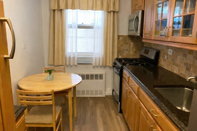 Photo - 3215 Avenue H