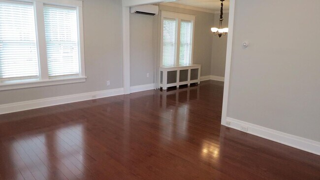 Photo - 1359 Harding Ave