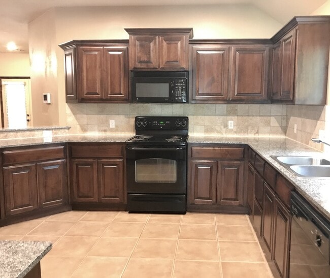 Photo - 3 bd/2 ba on Half acre - Edmond Schools
