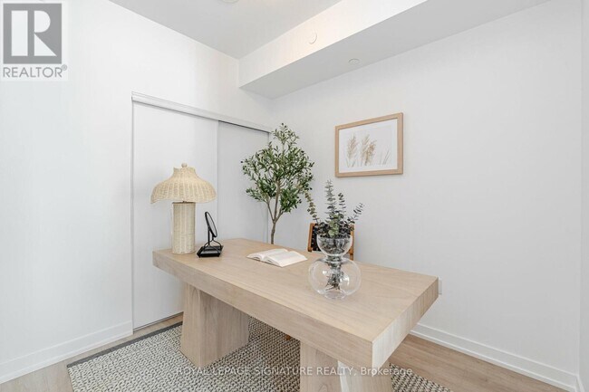 Photo - 1195 The Queensway Unit 204