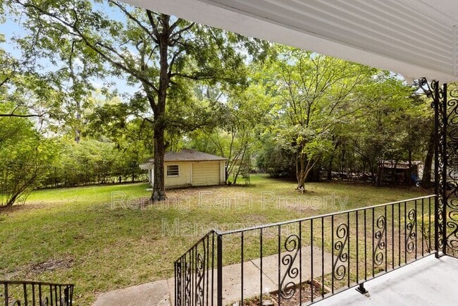 Photo - 405 Swann Dr