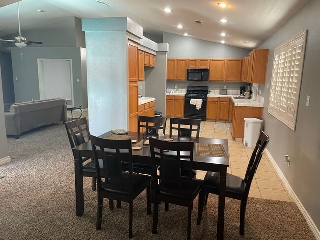 Photo - The Seasons Pool Home – 3 Bedroom, 2 Bathr...