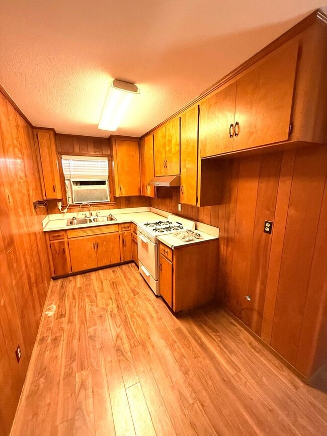 Photo - ** 3 bed 1.5 bath located in Southlawn ** Call 334-366-9198 to schedule a self showing
