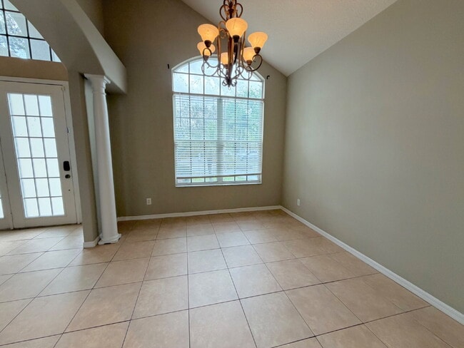 Photo - 1890 Briland St