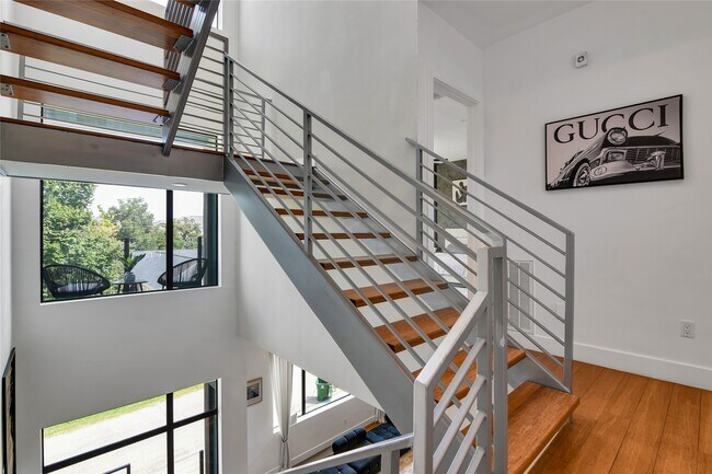 Photo - 1411 Hickory St