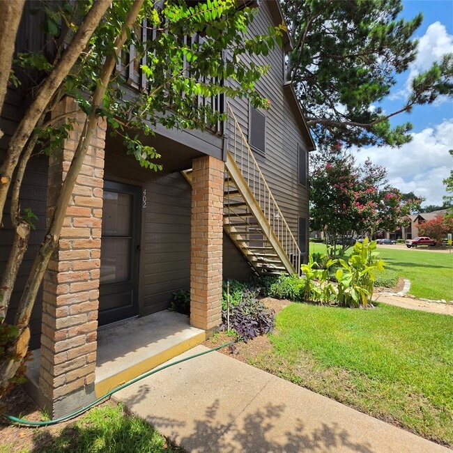 Building Photo - 12755 Mill Ridge Dr