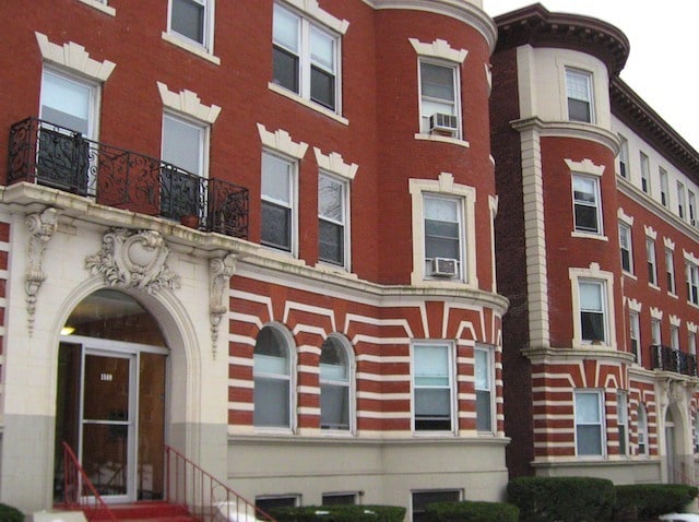 Building Photo - 1595 Beacon St Unit 6