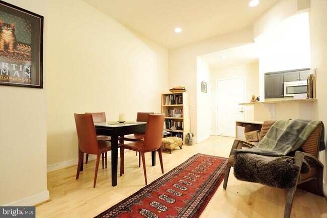 Photo - 1600 Arch St Unit 812