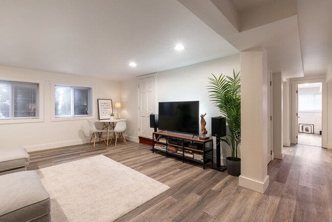 12840 Renton Ave S Unit #Lower