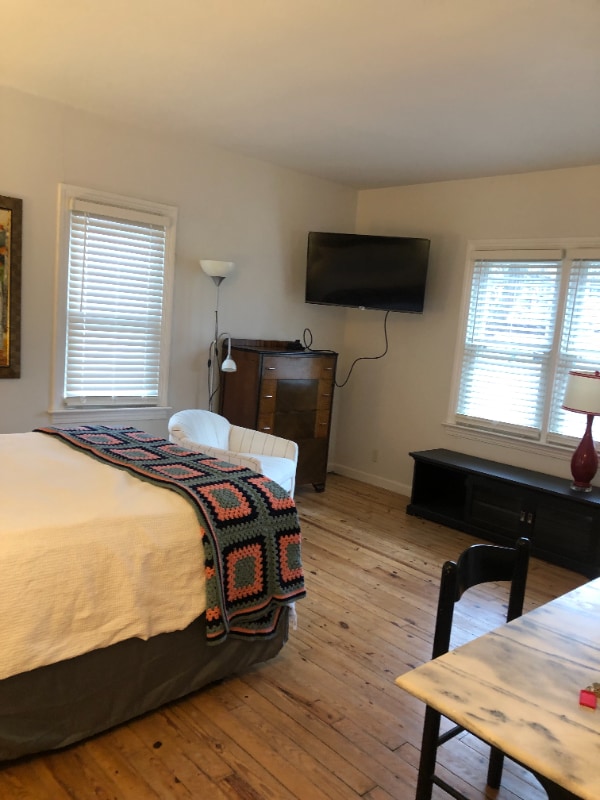 Photo - 1296 W 106th St