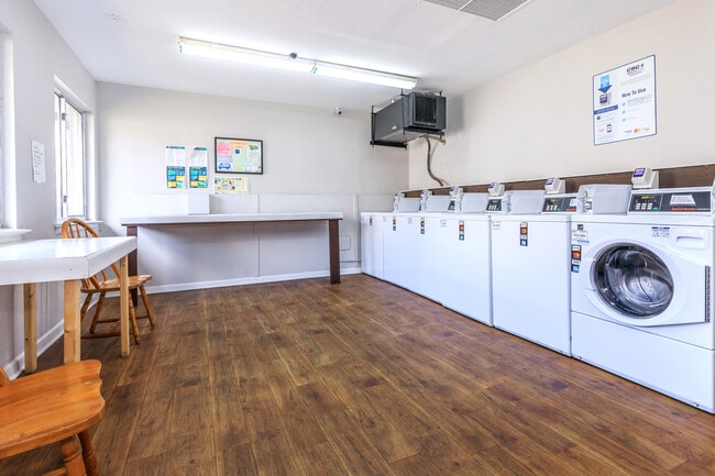 Photo - Grey Parc Rossville