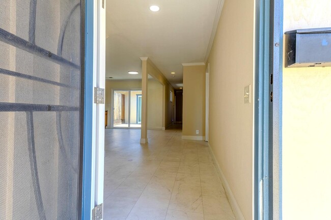 Photo - 6522 Maywood Ln