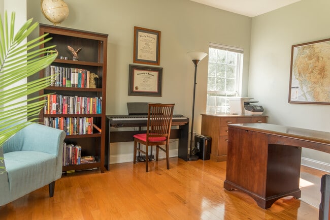 Photo - 5306 Mulholland Dr