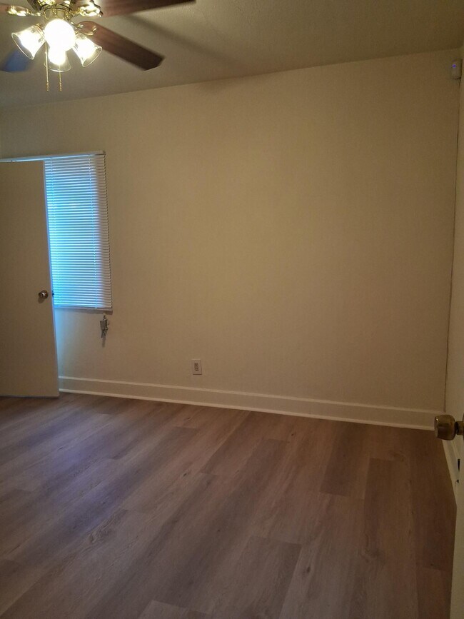 5005 Wall St Unit 5005