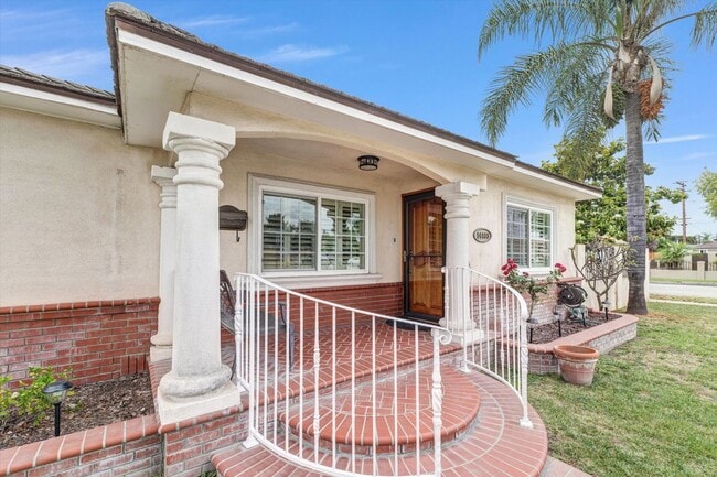 Photo - 14403 Benfield Ave