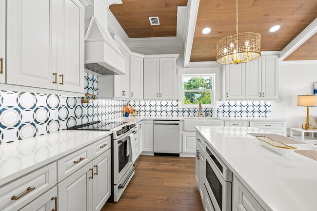 Photo - 202 NE 2nd Ave