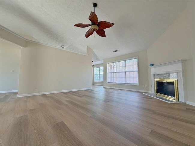 Photo - 902 Conners Cove NW