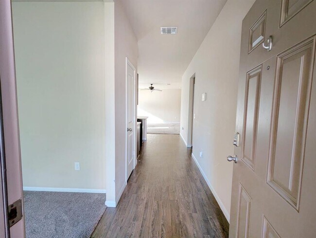 Photo - 405 Camellia Dr