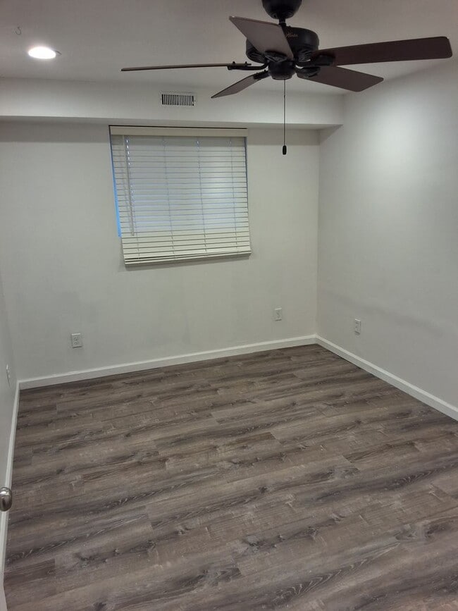 Photo - 3215 W Willow Knolls Dr