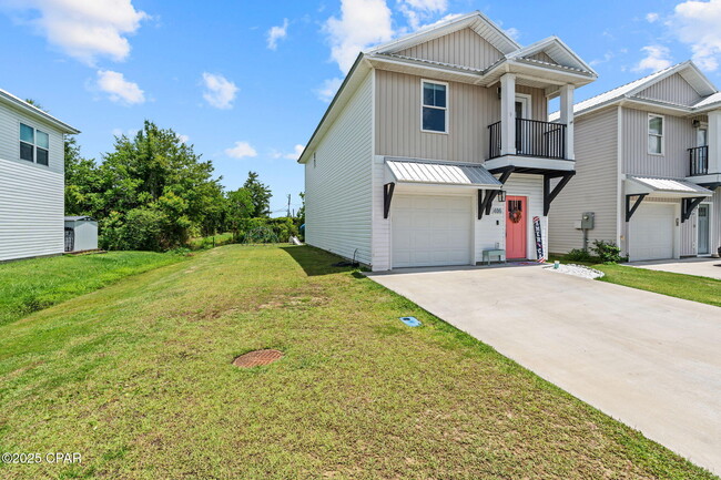 Photo - 406 Raven Ln