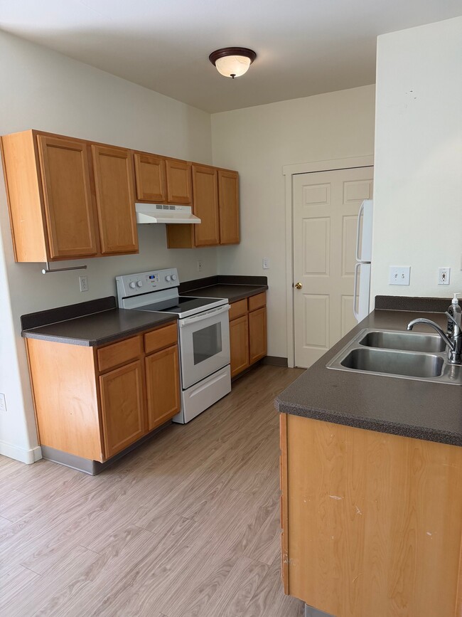 Photo - 1407 Lucinda Ct Unit 1407 NE Lucinda  1