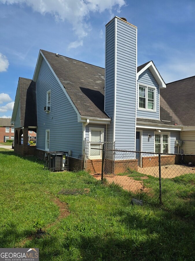 Photo - 2798 Country Ct SE