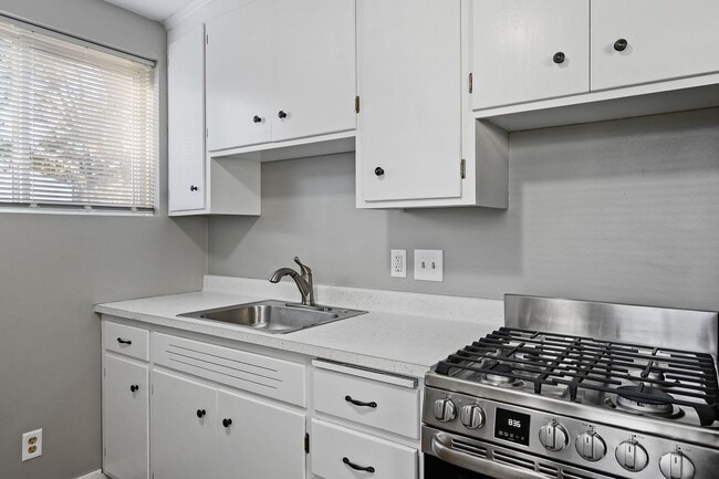 Photo - Spacious 1/BR/1 Bath Available Now! Unit 1