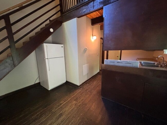 Photo - 402 Lindsay Rd Unit 02