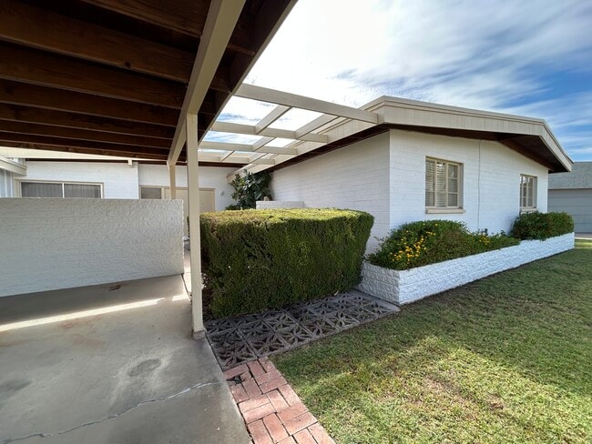 Building Photo - 2219 N 73rd Pl