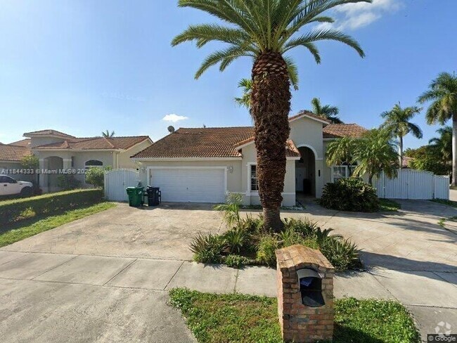Building Photo - 2802 SW 142nd Ct Rental