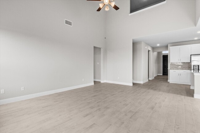 Photo - 401 Parrino pkwy