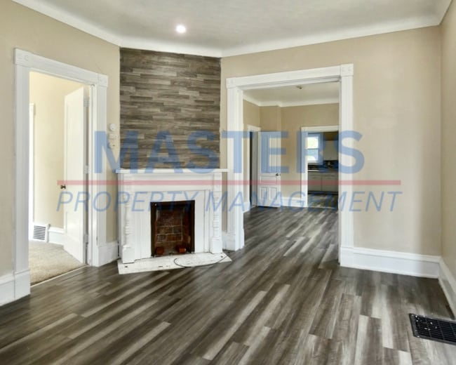 Building Photo - 834 Prouty Ave Rental