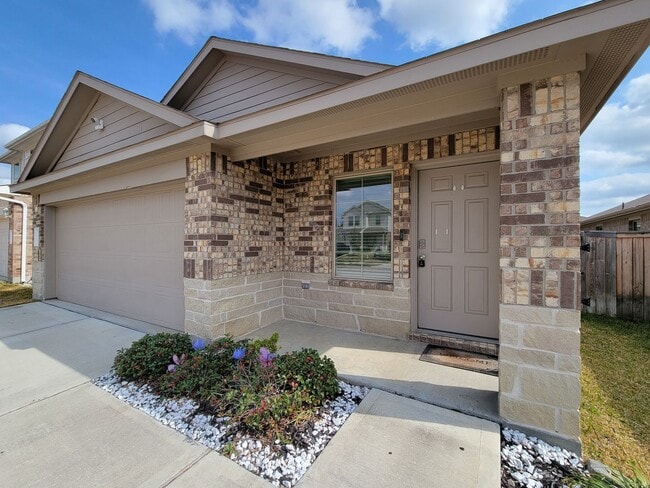 Photo - Welcome to your next home in the heart of Downtown Cleveland, Texas! This inviting 3-bedroom, 2-b...